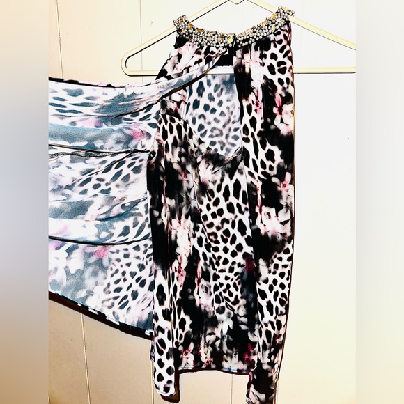 Cut Off Rhinestone Blouse - Picture 3 of 6